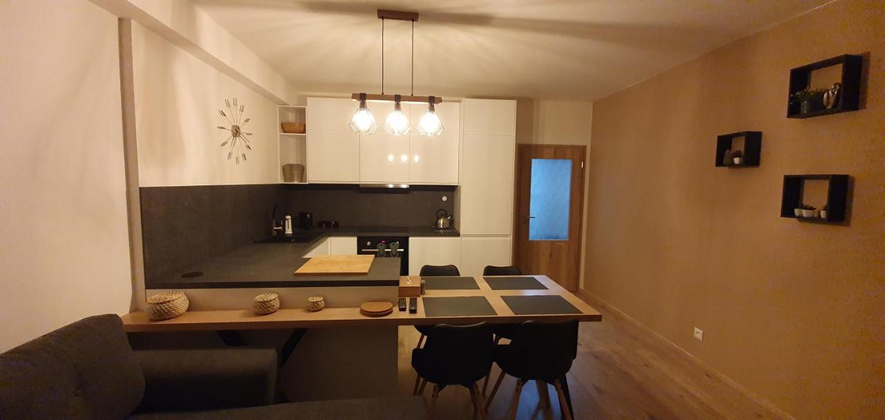 Apartman Nerudovka D 104, Finska Sauna, Garazove Stani Loucna pod Klinovcem Exterior photo