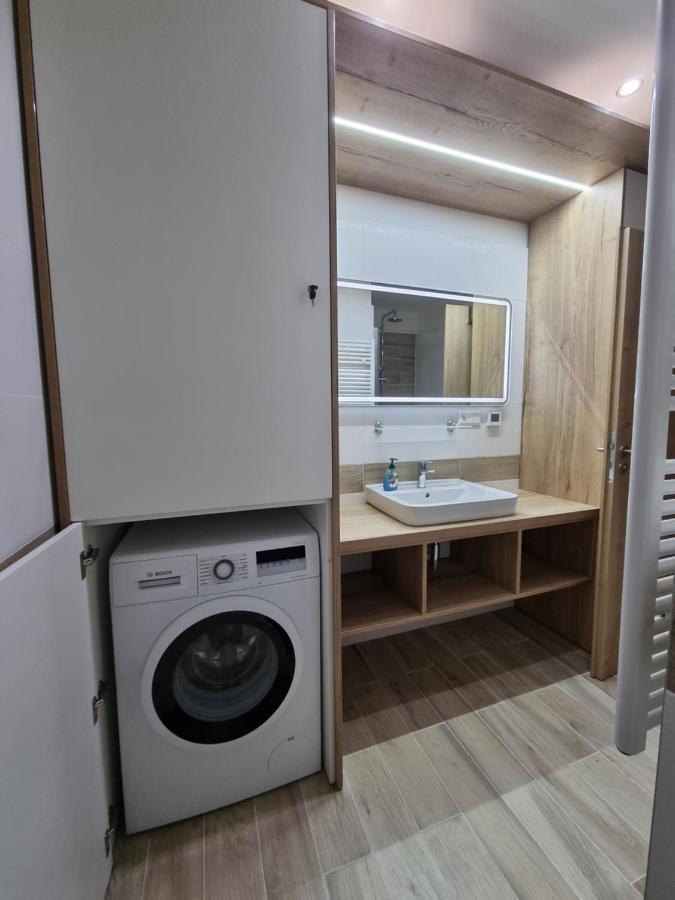 Apartman Nerudovka D 104, Finska Sauna, Garazove Stani Loucna pod Klinovcem Exterior photo